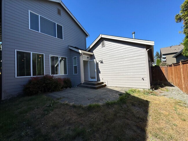 Building Photo - Gorgeous 3 bedroom 3 bathroom home in Mill Creek AVAILABLE NOW