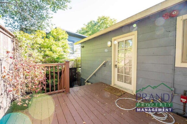 Building Photo - 325 Montecito Dr