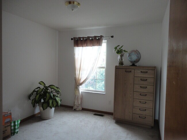 Building Photo - 6136 Brigids Close Dr