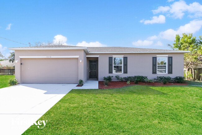 Building Photo - 1810 SW Effland Ave