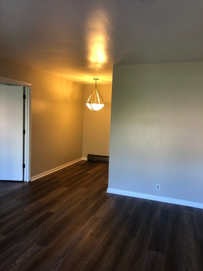Building Photo - Walk to Vandy and Hillsboro Village, 1 Bed...