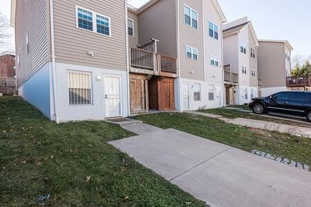 Building Photo - 4950 Fitch Pl NE