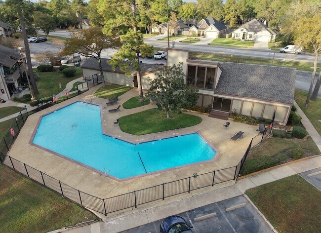 Building Photo - 12900 Walden Rd