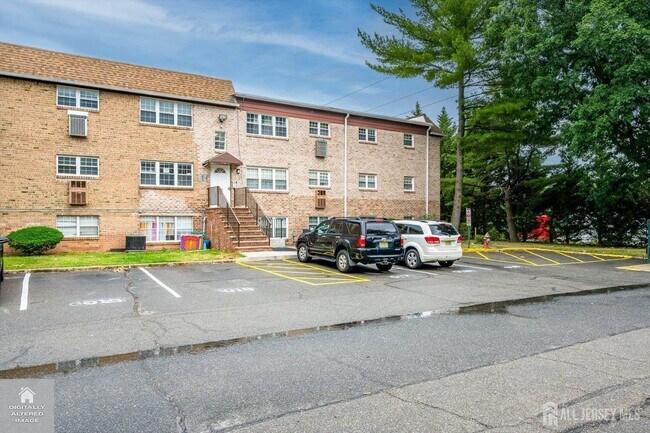 Building Photo - 434 College Dr