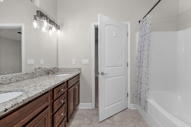 Building Photo - 3514 Mossy Oak Villas Cir