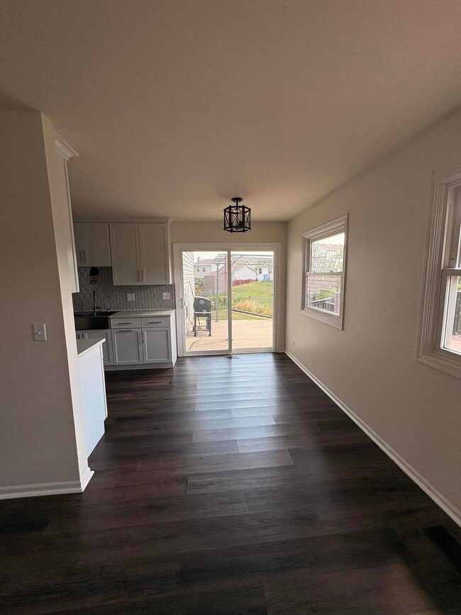 Building Photo - 619 Belair Ct