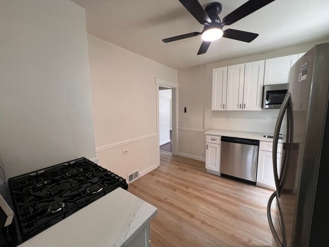 Building Photo - Pittsburgh - 4 Bedroom 2 Bathroom - Recent...