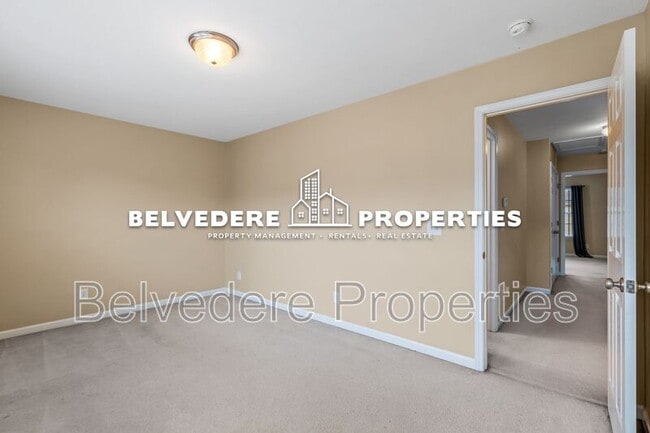 Building Photo - 39 Ackland Dr