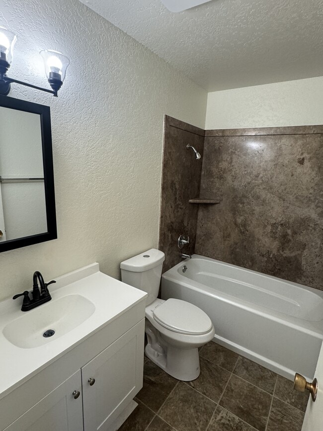 Building Photo - 1109 Sierra Blvd