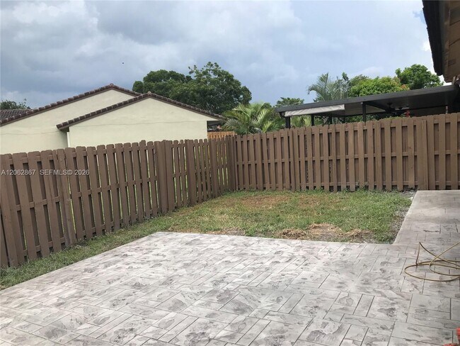 Building Photo - 6651 NW 173rd Ln