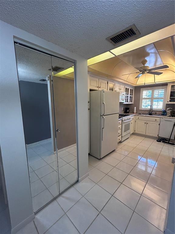 Building Photo - 150 El Dorado Blvd