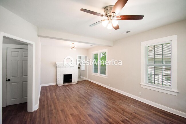 Building Photo - Beautiful Midtown Bungalow- Fully Updated!