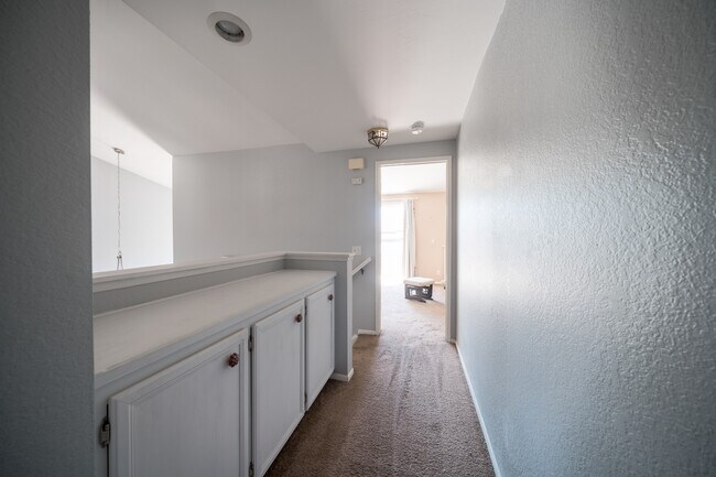 Building Photo - 1808 Cottonwood Ave