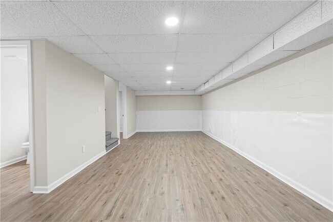 Building Photo - 33 Smyrna Powder Springs Rd SE