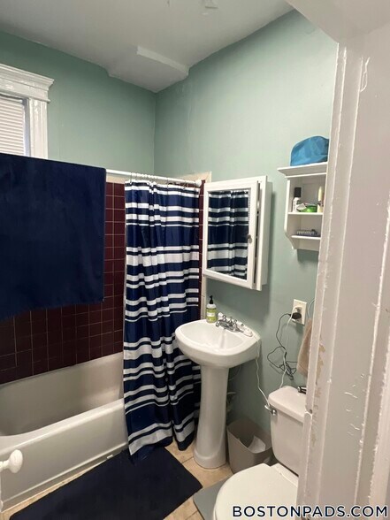 Building Photo - 881 Huntington Ave