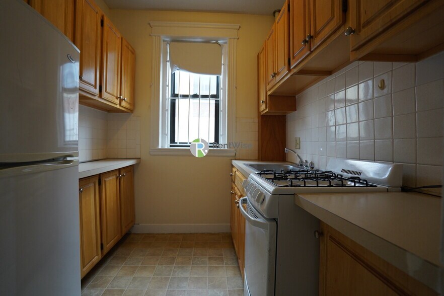 Building Photo - 1148 Commonwealth Ave