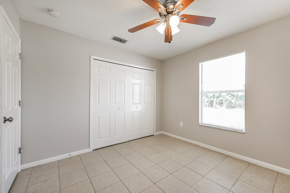 Building Photo - 2122 SE 6th Ln