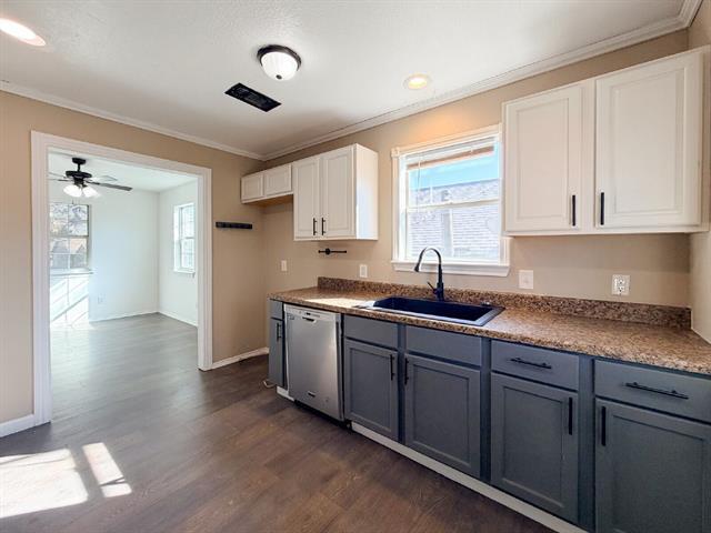 Building Photo - 316 S Watson St