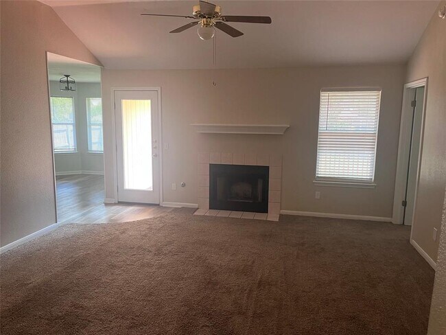 Building Photo - 506 Clearcreek Dr