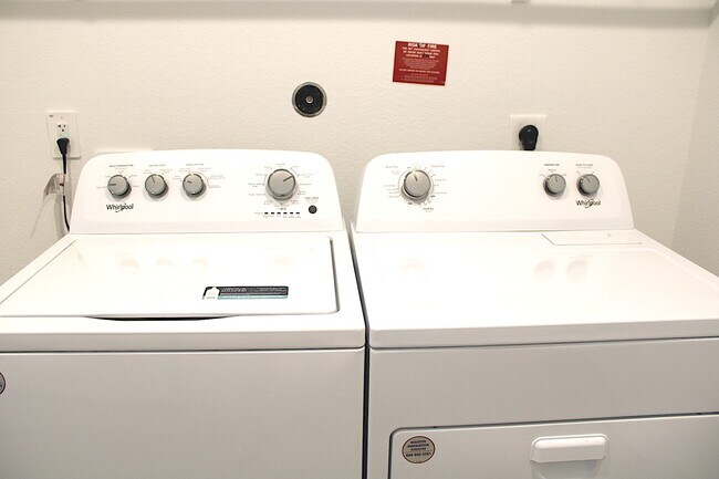 Building Photo - 15212 Tattle Crk Ln