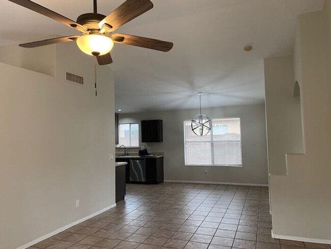 Building Photo - $2,350 3 Bedroom Gilbert 85296 Home For Le...