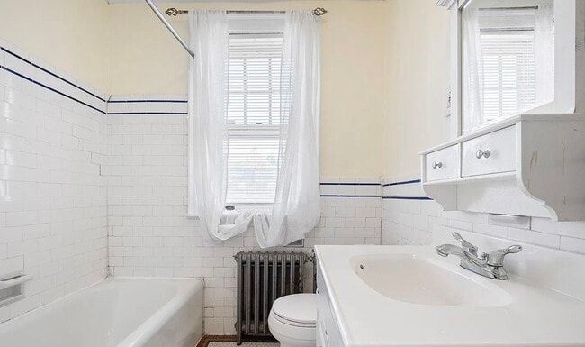 Building Photo - 104 W 35th St