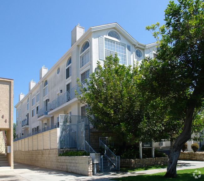 Building Photo - Lido Apartments - 3750 Bagley Ave