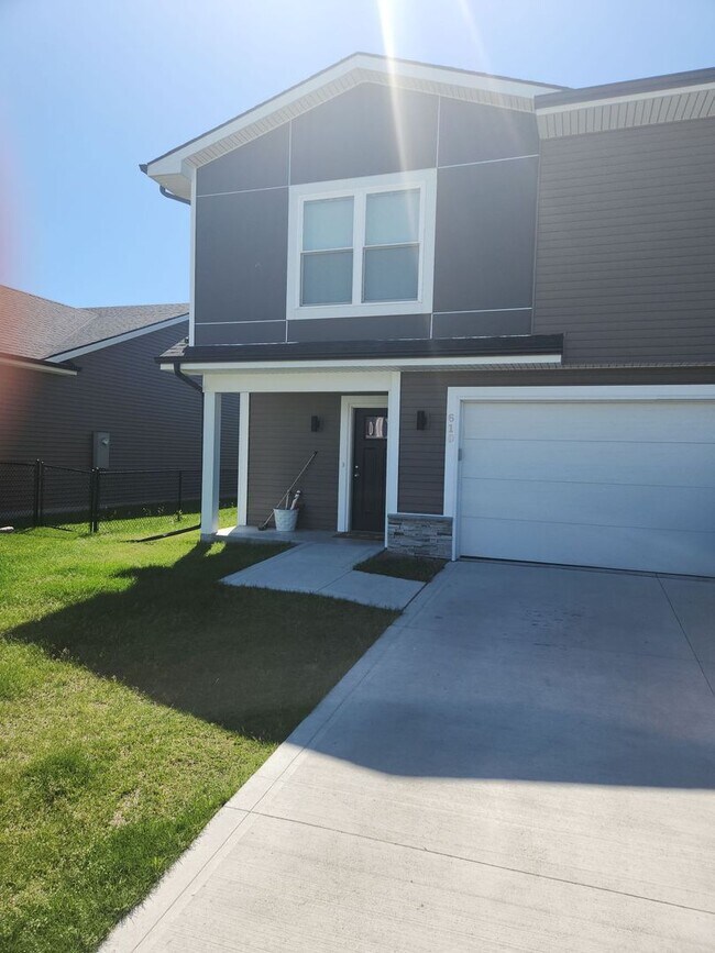 Building Photo - END OF SUMMER SPECIAL: $200 off the first 3 months! 4 Bedroom 3 Bath two story home