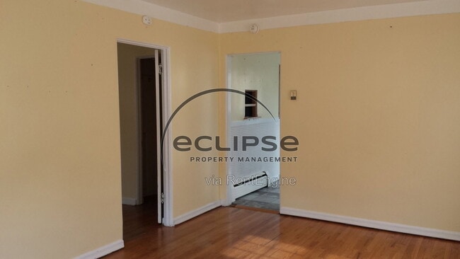 Building Photo - 909 3rd St