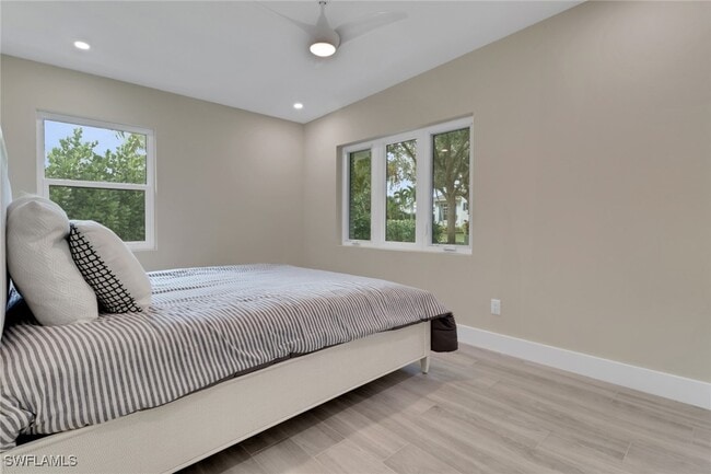 Building Photo - 5150 Sand Dollar Ln