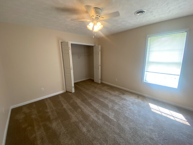 Building Photo - 37 Cedar Ln