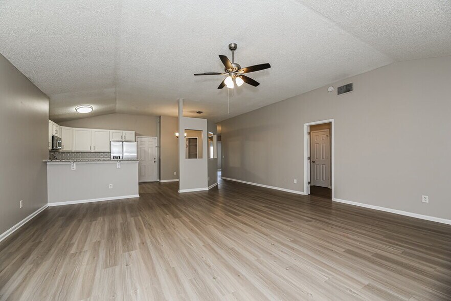 Building Photo - 1368 High Plains Dr W