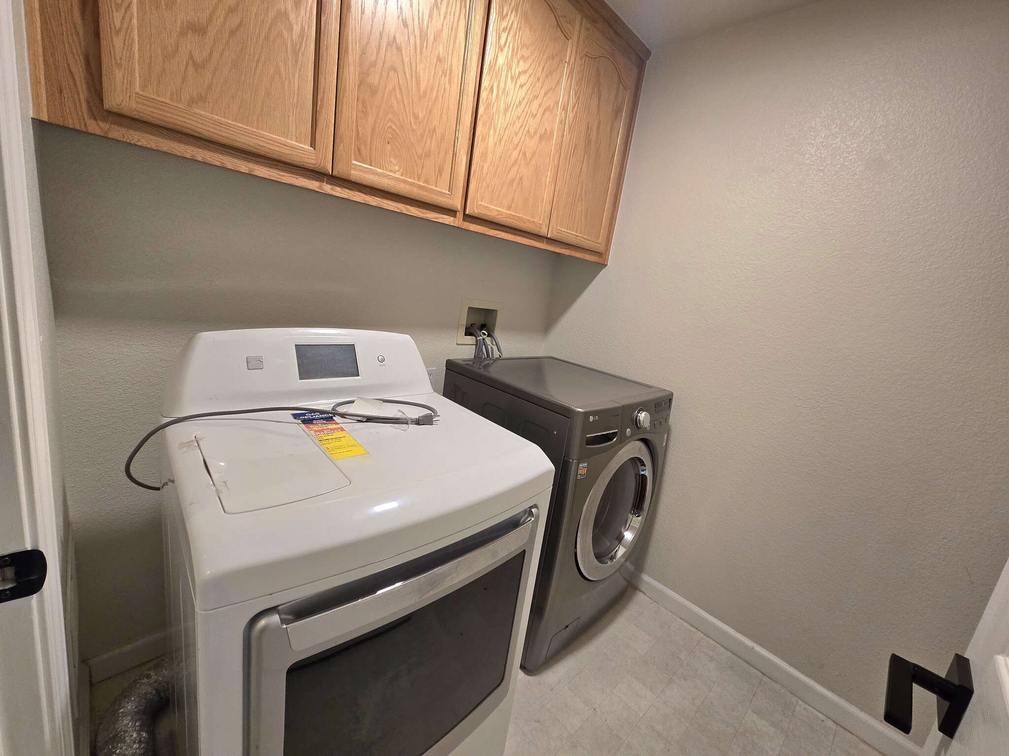 Building Photo - 4353 Fitzwilliam St