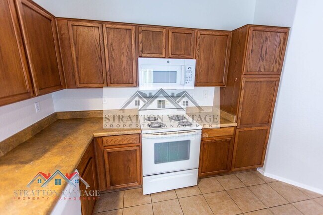 Building Photo - 17739 W Redfield Rd