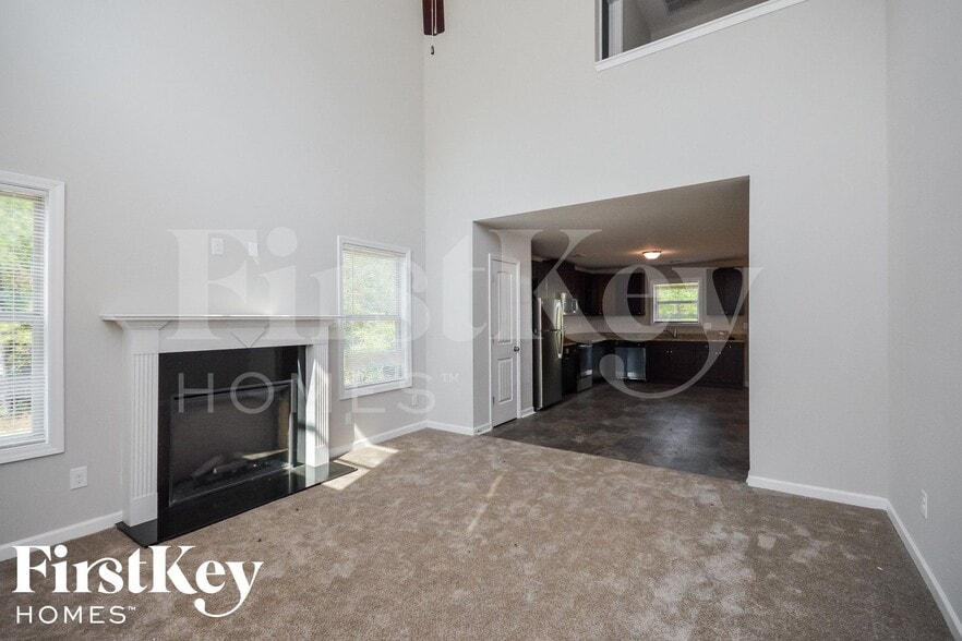 Building Photo - 145 Ascott Trace