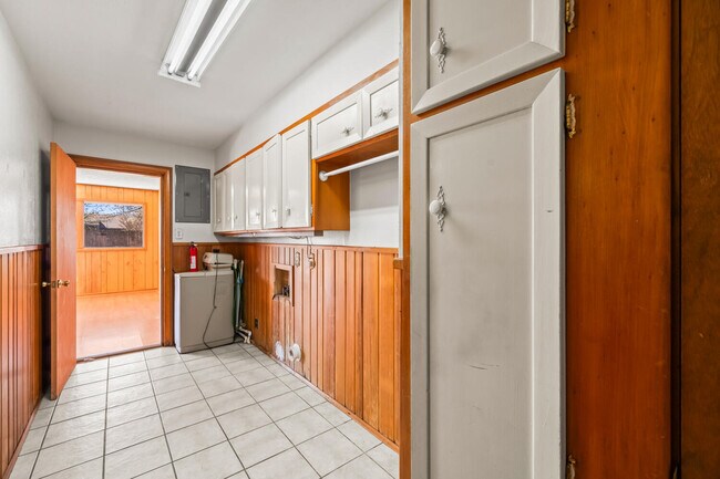 Building Photo - 3423 56th St