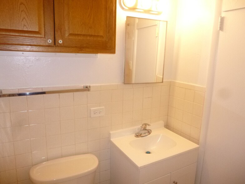 Building Photo - 1929 S Elati St