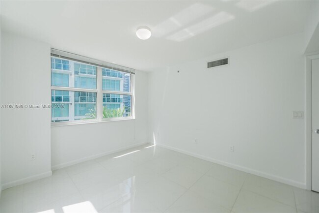 Building Photo - 31 SE 5th St