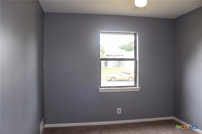 Building Photo - 4916 Glass Mountain Dr