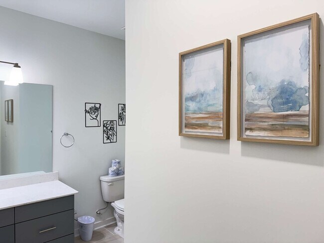 Building Photo - 525 Parkway Dr NE