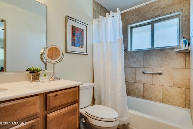 Building Photo - 40 N Bella Vista Dr