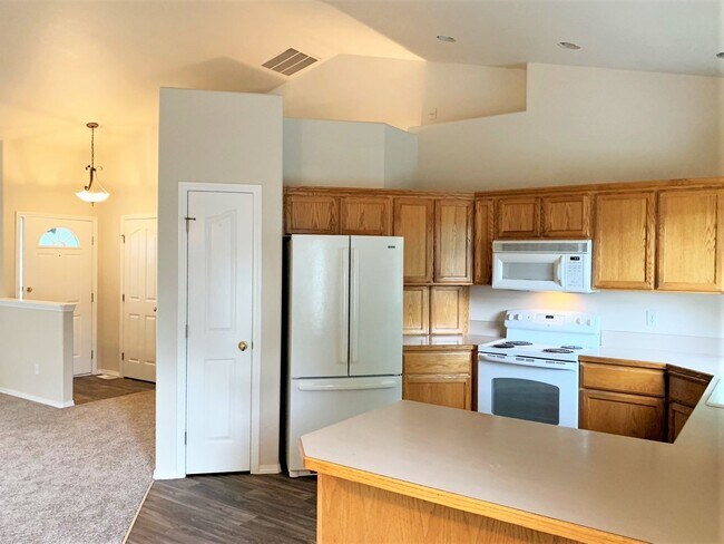 Building Photo - Great 3 bed 2 bath home in downtown Eagle.