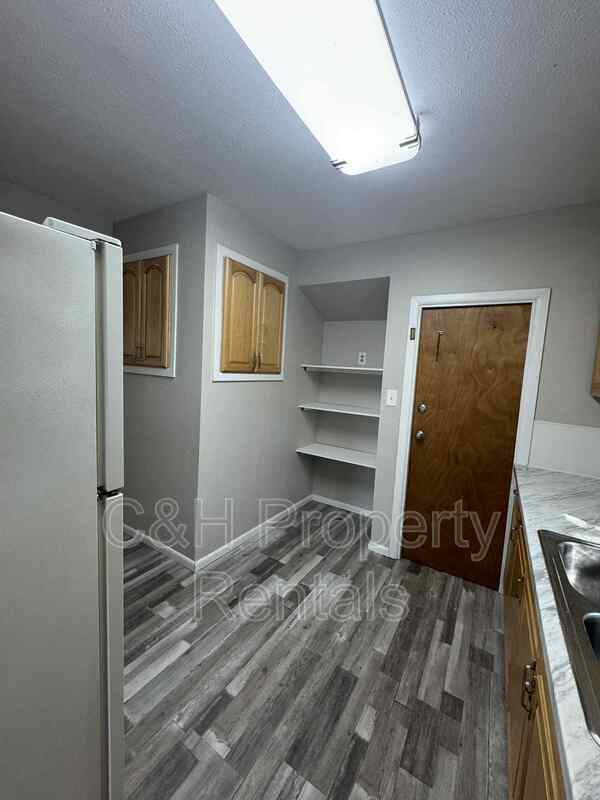 Building Photo - 517 Broadwater Ave