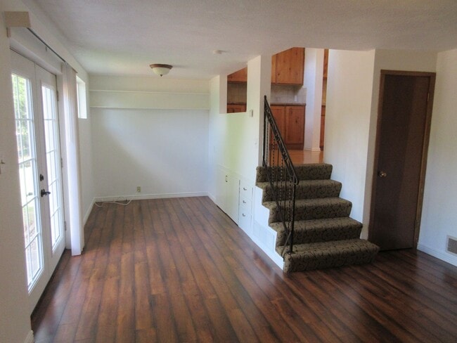 Building Photo - 3 bed - 2 bath Single Family Home in the Heart of Cedar City