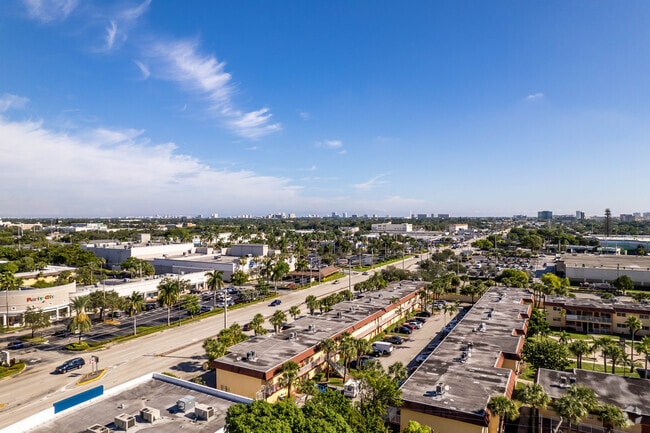 Building Photo - The Courtyards At Cimarron