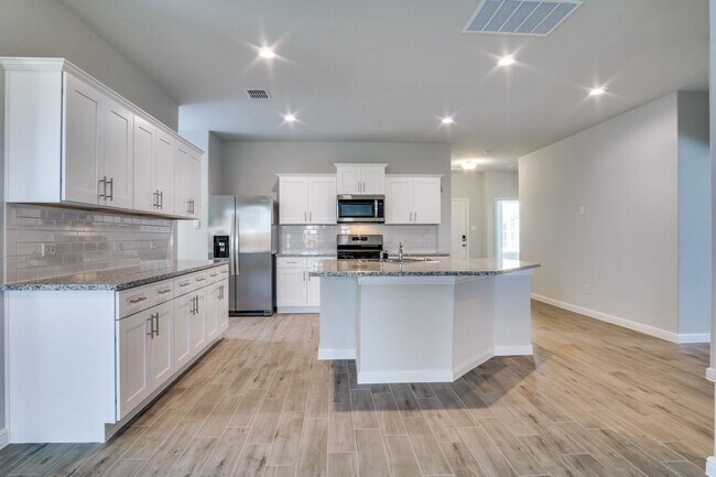 Building Photo - Gorgeous New Build Home in Ft. Worth - Cro...