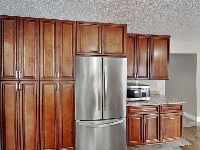 Building Photo - 11893 Dunhill Rd