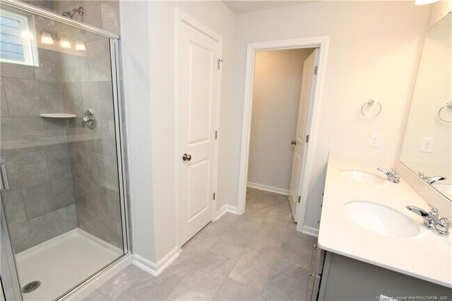 Building Photo - 461 Grange Farm Pl