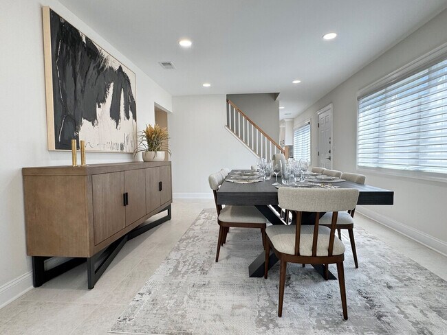 Building Photo - 240 Norgrove Ave