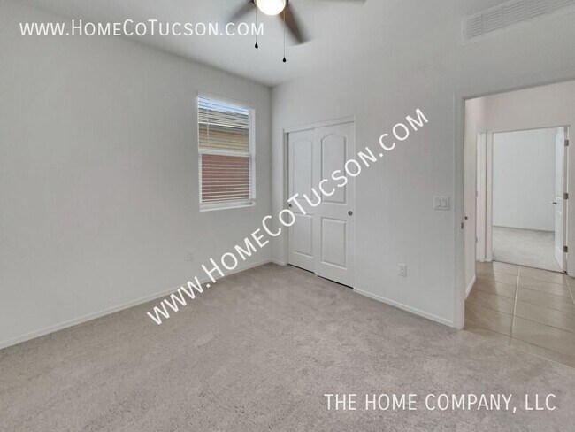 Building Photo - 5618 W Monterey Dr